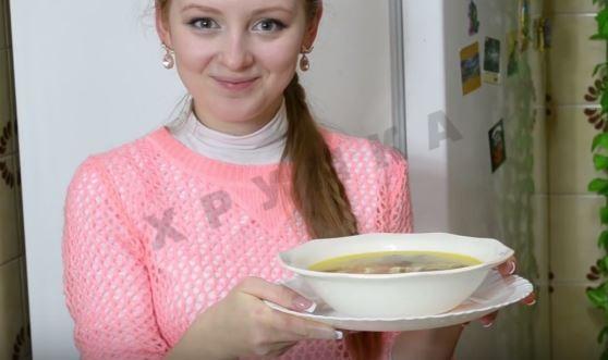 Шаг 9 приготовления Грибной суп из козлят