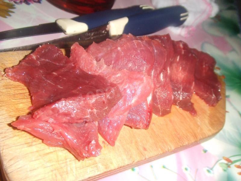 Шаг 1 приготовления Суп с говядиной и рисом на бульонном кубике