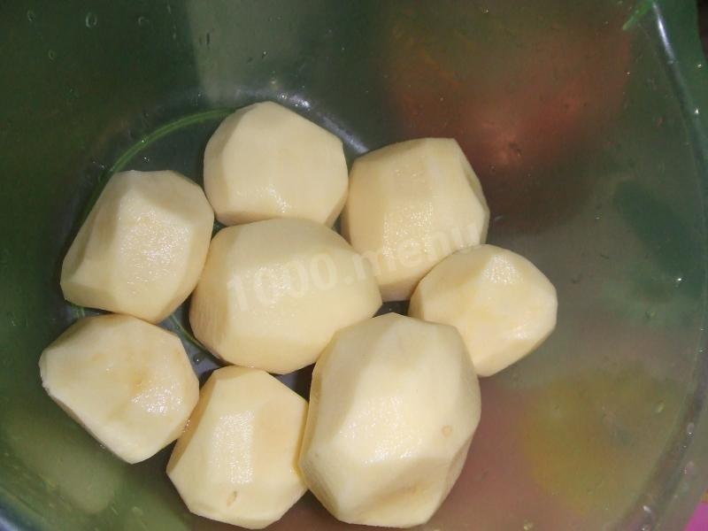 Шаг 3 приготовления Суп с говядиной и рисом на бульонном кубике