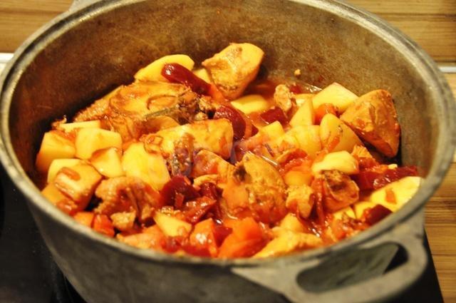 Шаг 12 приготовления Суп со свеклой из курицы