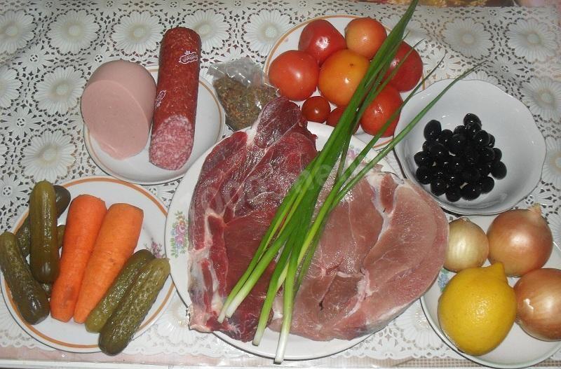Шаг 1 приготовления Домашняя солянка