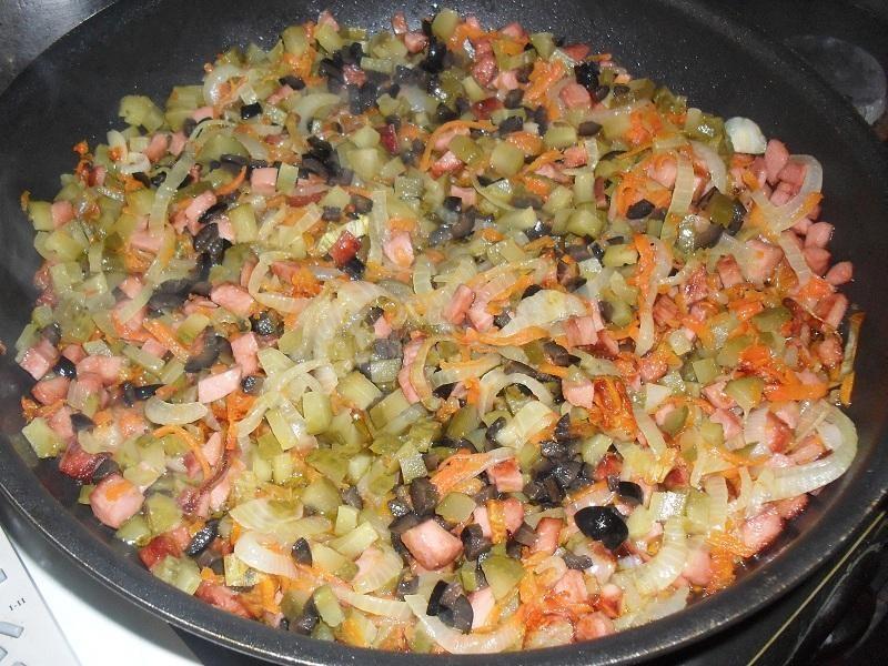 Шаг 9 приготовления Домашняя солянка