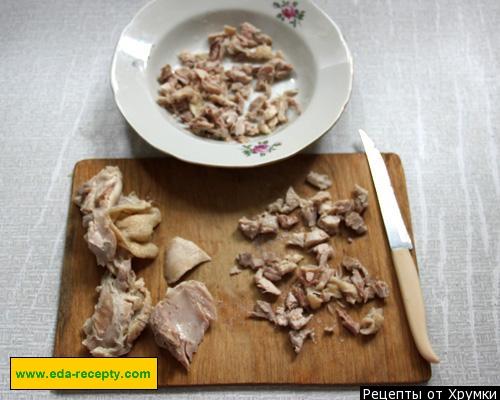 Шаг 6 приготовления Белый сырный суп с курицей и грибами