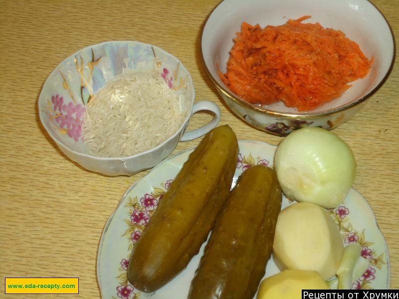 Шаг 1 приготовления Рассольник с рисом вегетарианский