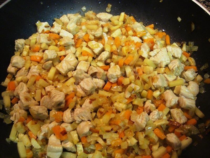 Шаг 4 приготовления Сливочный суп из куриной грудки с грибами