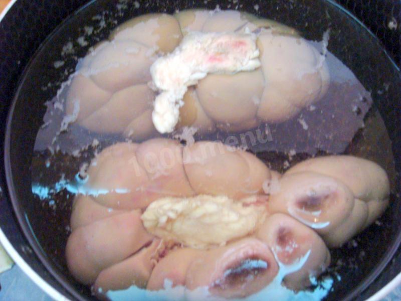 Шаг 1 приготовления Рассольник с говяжьими почками и перловкой
