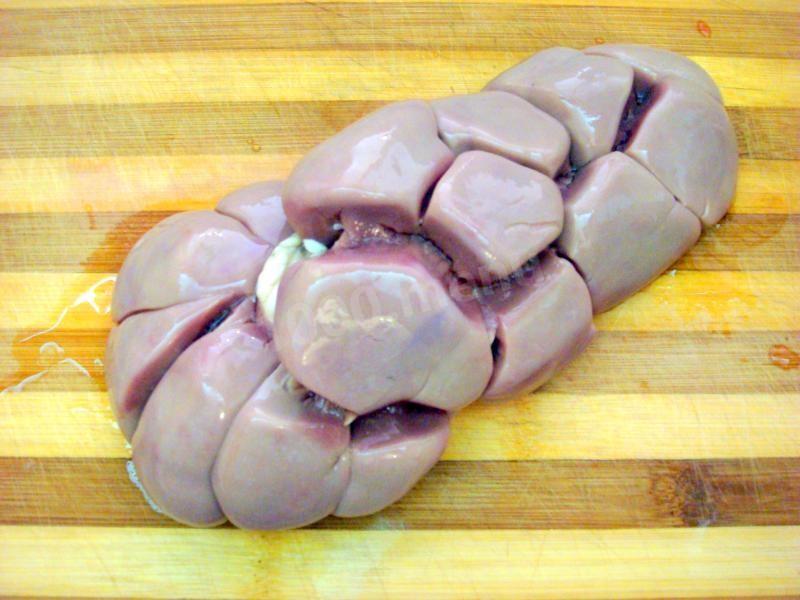 Шаг 3 приготовления Рассольник с говяжьими почками и перловкой