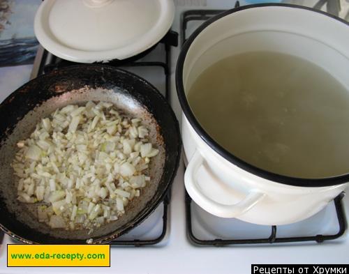 Шаг 2 приготовления Харчо из риса и говядины с грецкими орехами и ткемали