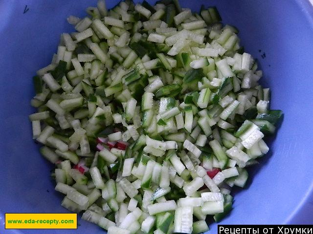 Шаг 5 приготовления Окрошка с вареной колбасой, картошкой и огурцами на квасе