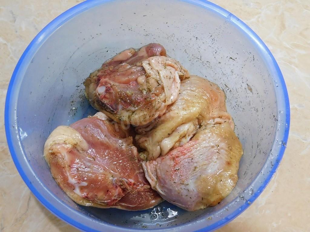 Шаг 5 приготовления Курица кусочками с корочкой с картошкой в духовке