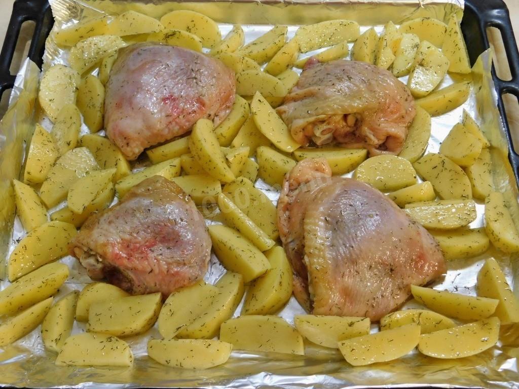 Шаг 6 приготовления Курица кусочками с корочкой с картошкой в духовке