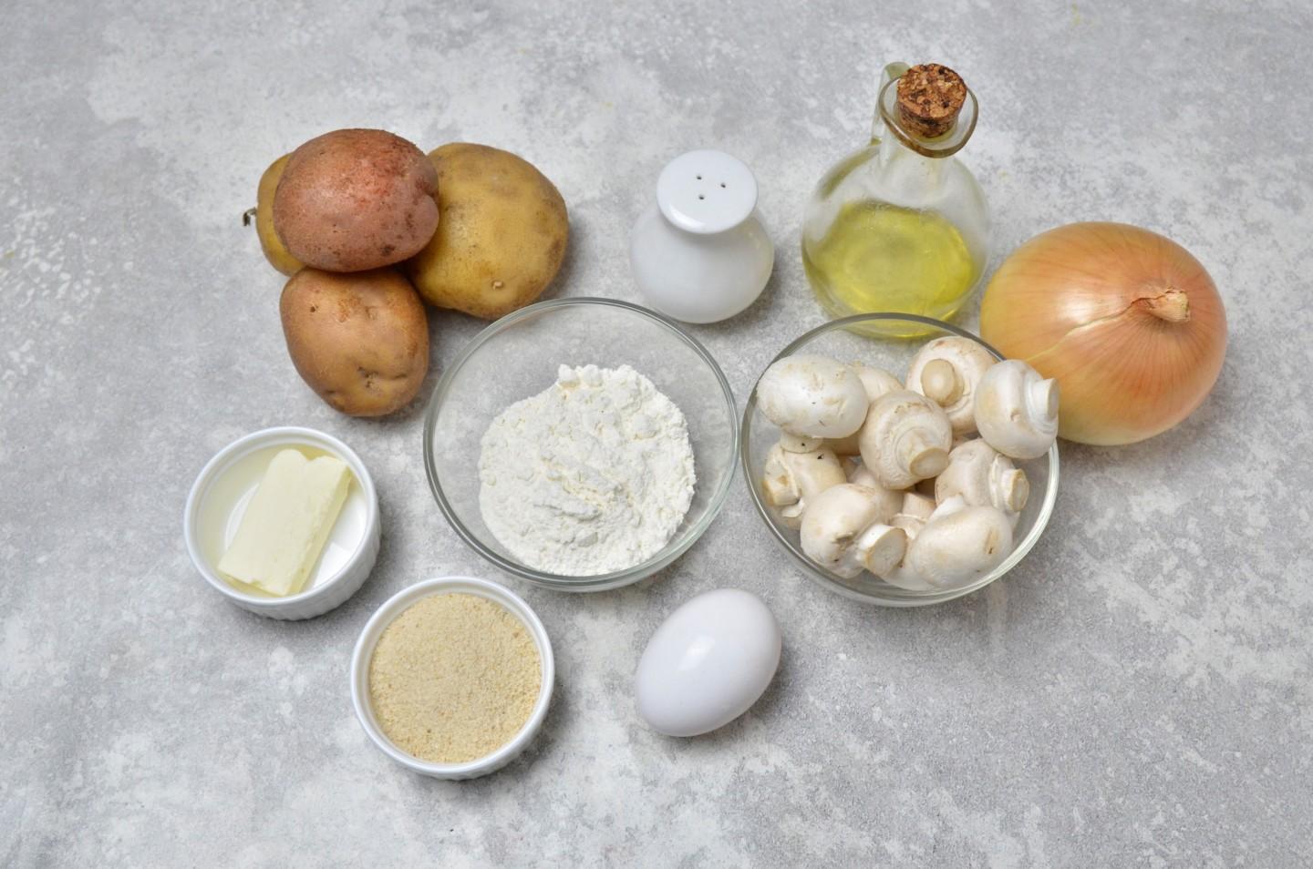Шаг 1 приготовления Картофельные котлеты с грибами