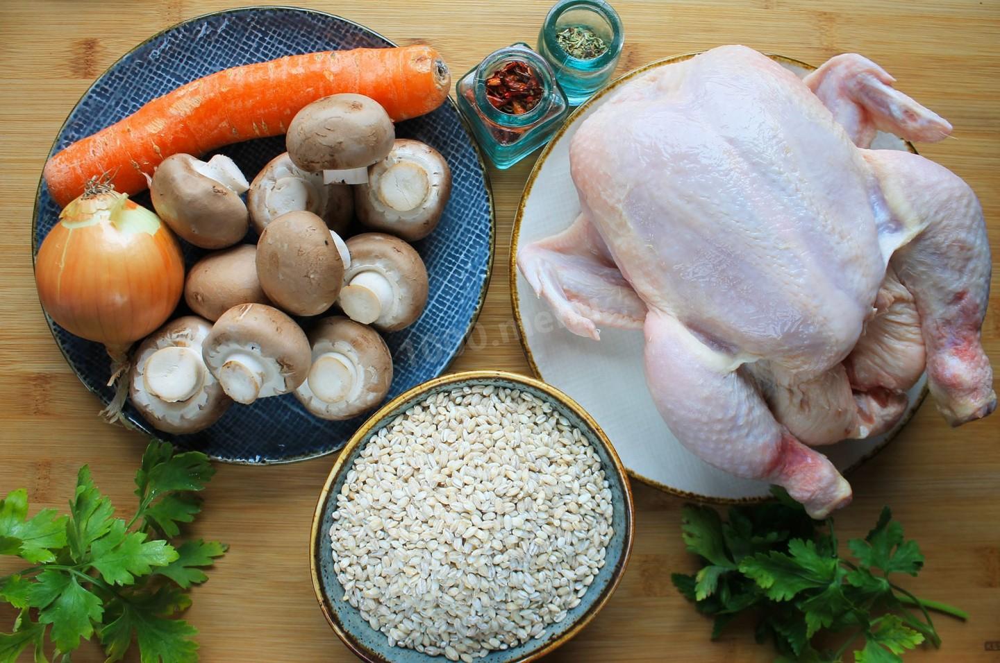 Шаг 1 приготовления Перловка с курицей в духовке