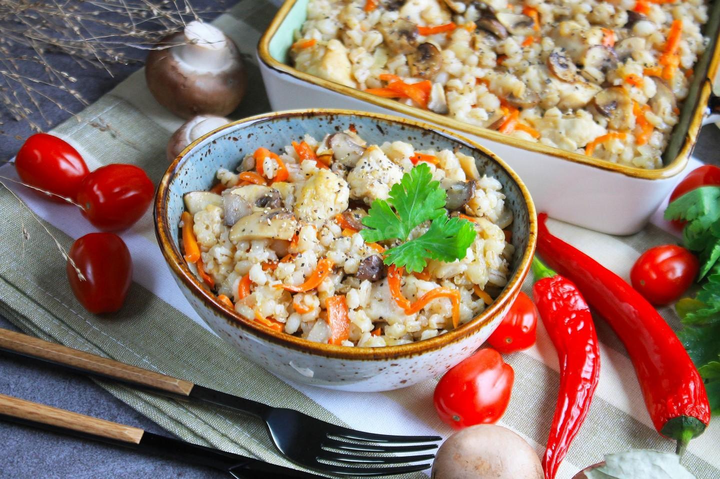 Шаг 10 приготовления Перловка с курицей в духовке