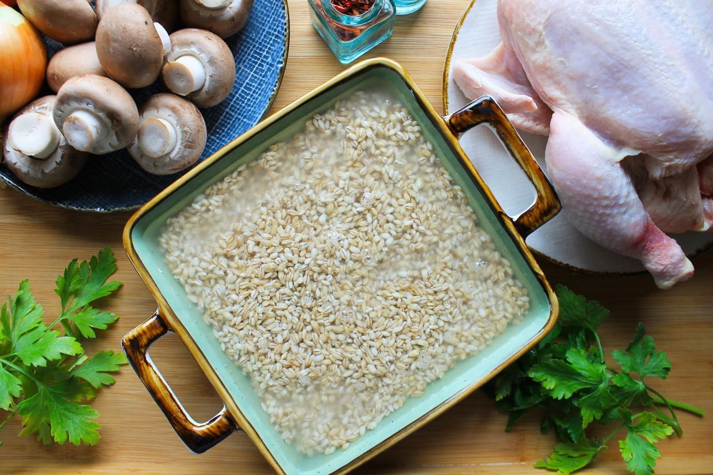 Шаг 2 приготовления Перловка с курицей в духовке