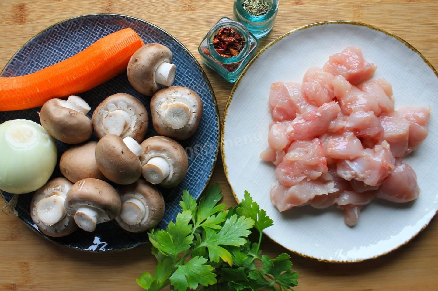 Шаг 3 приготовления Перловка с курицей в духовке