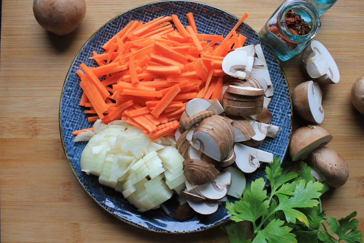 Шаг 4 приготовления Перловка с курицей в духовке