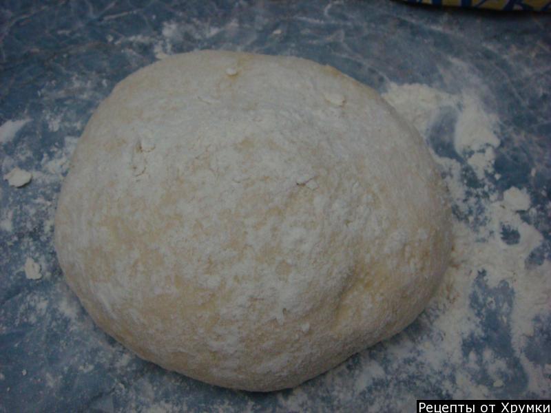 Шаг 4 приготовления Пирожки с помидорами и колбасой мини пицца
