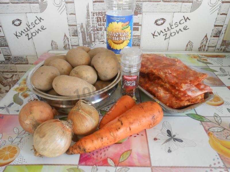 Шаг 1 приготовления Жаркое из свиных ребрышек с картошкой в горшочках