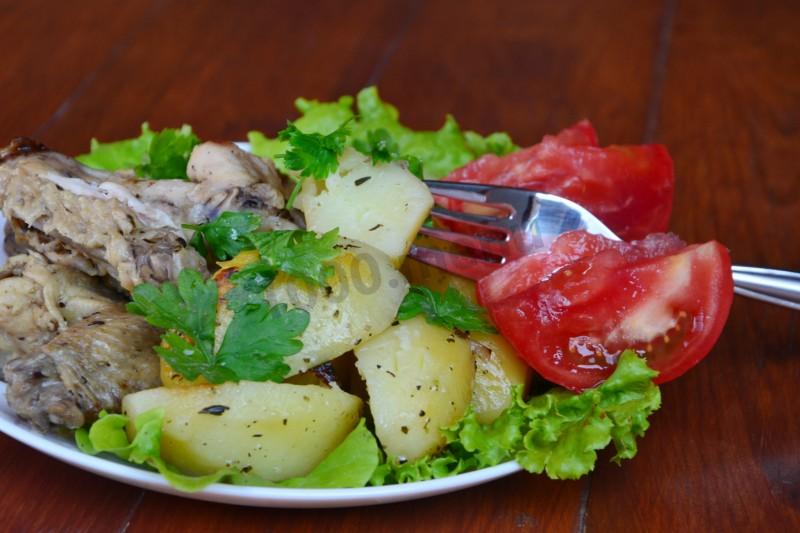Шаг 11 приготовления Куриные крылышки в мультиварке