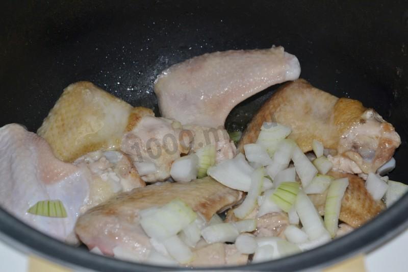 Шаг 5 приготовления Куриные крылышки в мультиварке