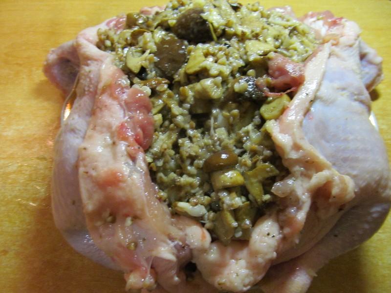 Шаг 16 приготовления Фаршированная курица без костей в духовке