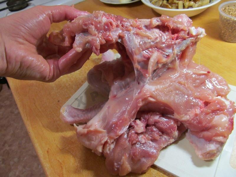 Шаг 5 приготовления Фаршированная курица без костей в духовке