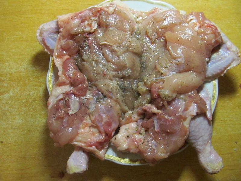 Шаг 7 приготовления Фаршированная курица без костей в духовке