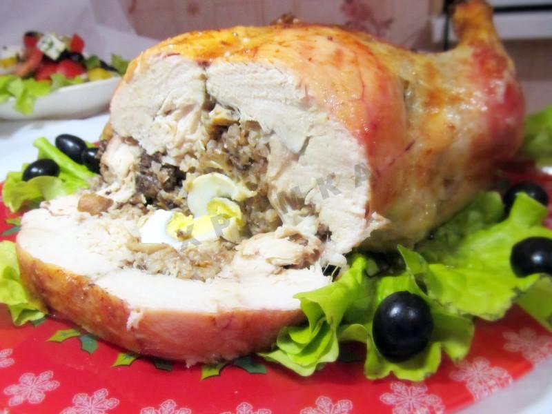 Обложка рецепта Фаршированная курица без костей в духовке