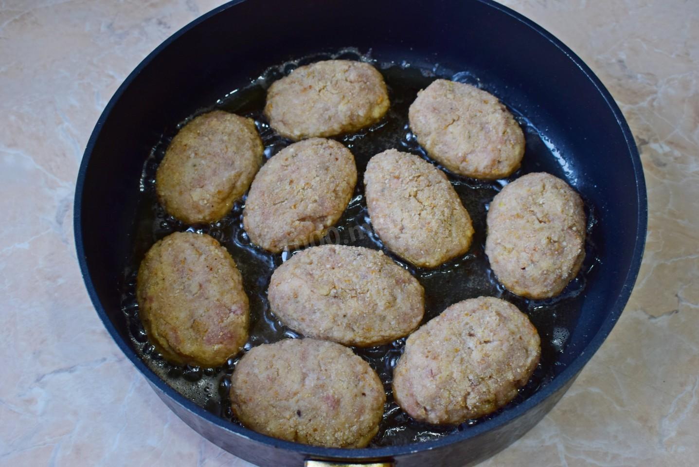 Шаг 6 приготовления Котлеты из куриного и свиного фарша
