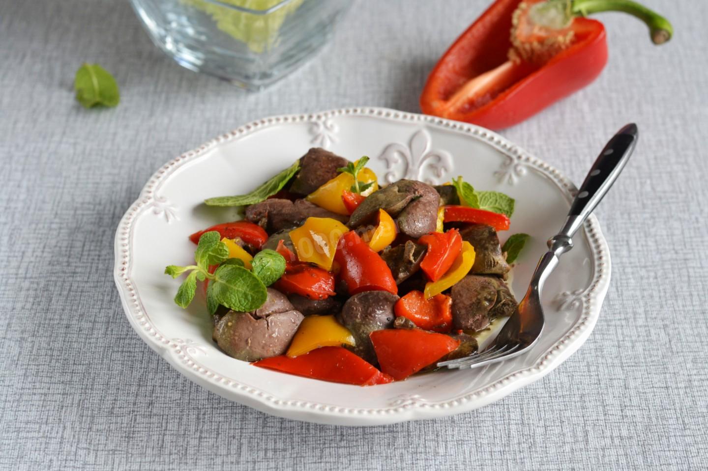 Шаг 9 приготовления Куриная печень с болгарским перцем