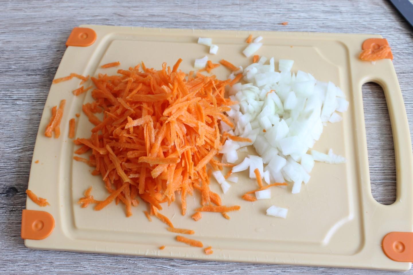 Шаг 2 приготовления Булгур с курицей в мультиварке