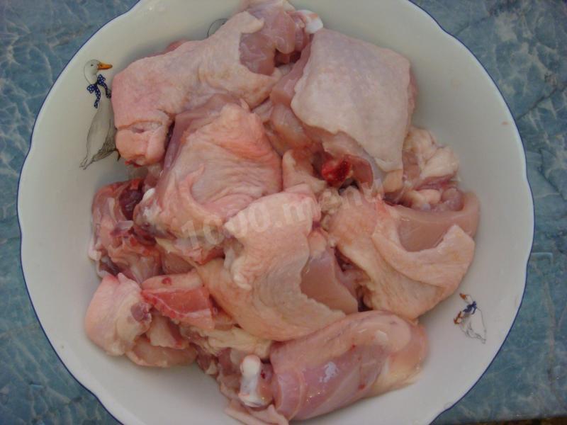 Шаг 1 приготовления Тушеная куриная грудка в сметане
