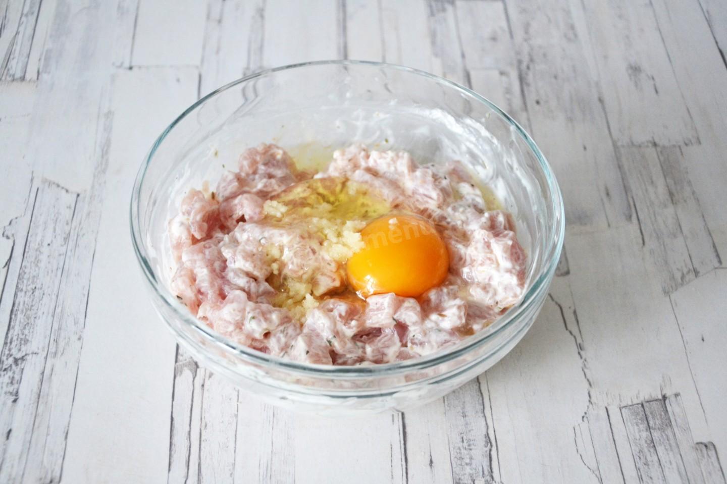 Шаг 5 приготовления Котлеты по французски из куриного филе
