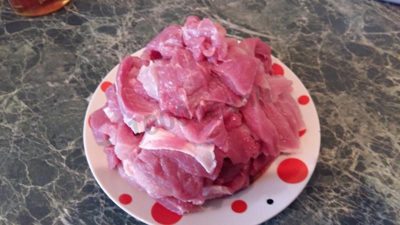 Шаг 2 приготовления Мясная подлива с томатным соусом и мукой из свинины