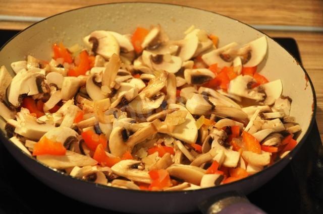 Шаг 7 приготовления Курица с оливками