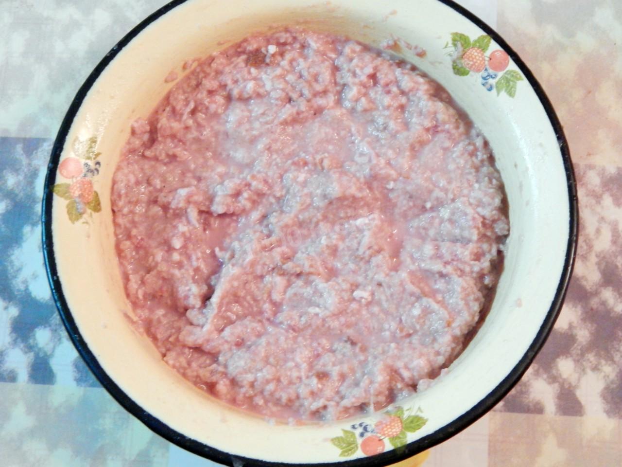 Шаг 1 приготовления Стожки из фарша под шубой в духовке