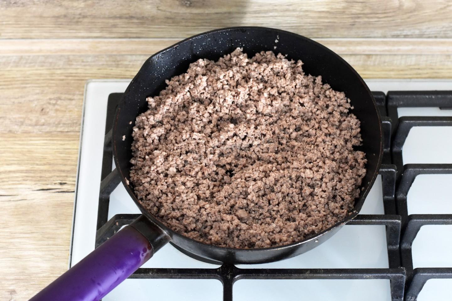 Шаг 7 приготовления Лазанья с фаршем и грибами в духовке