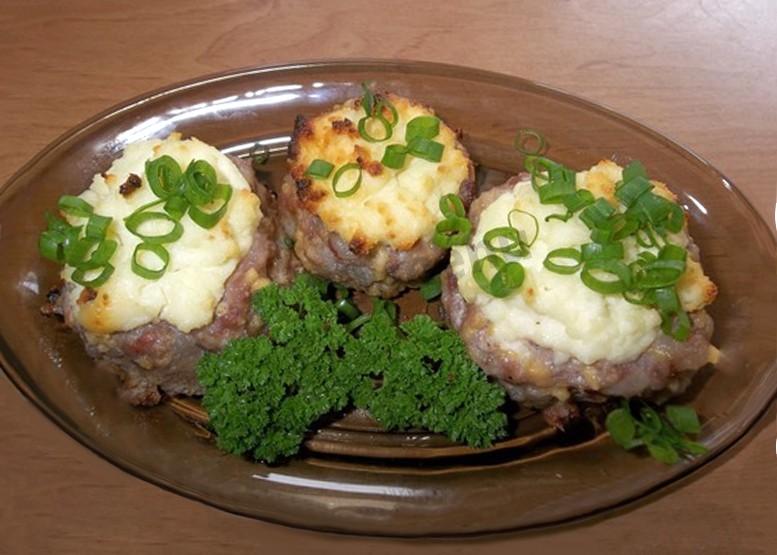 Обложка рецепта Мясные ватрушки из фарша