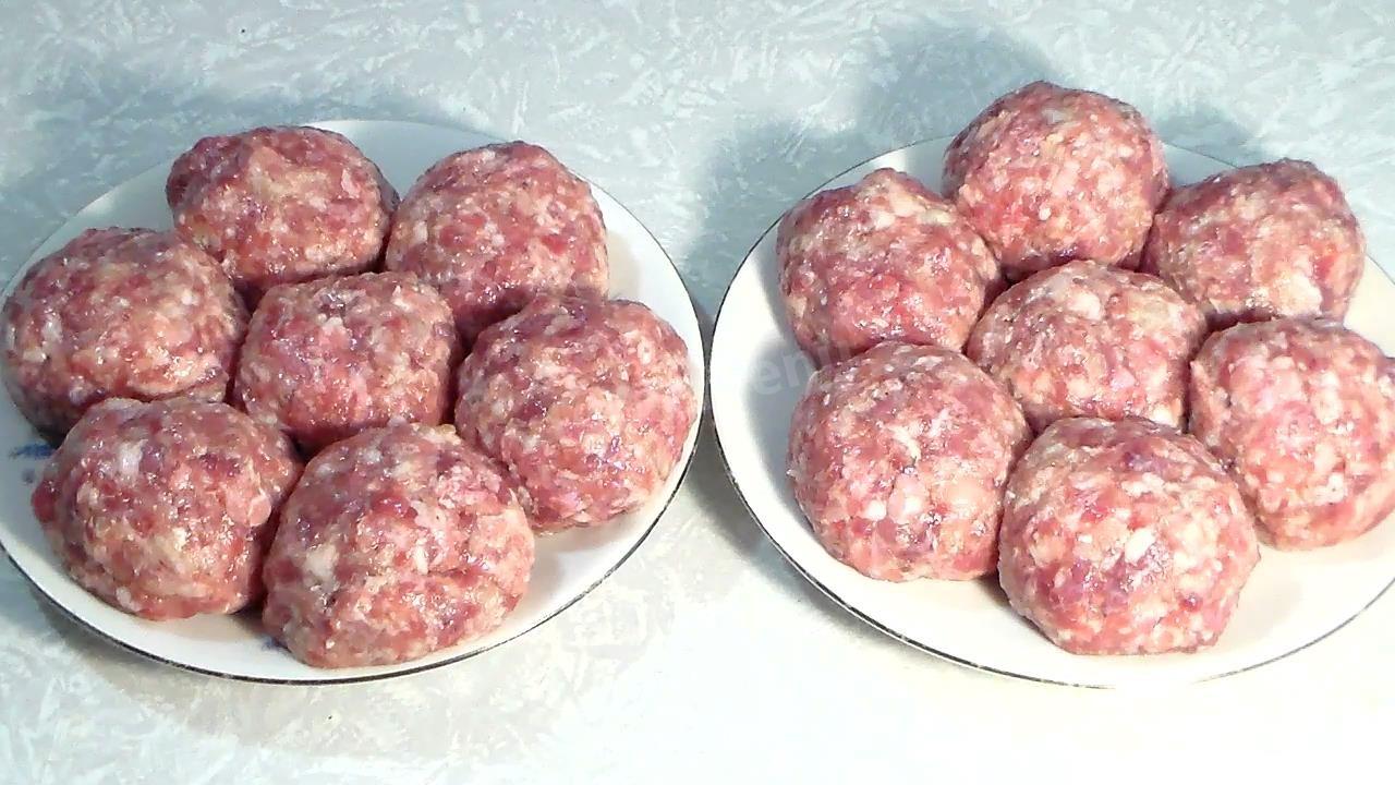 Шаг 3 приготовления Тефтели с картофелем в овощном соусе