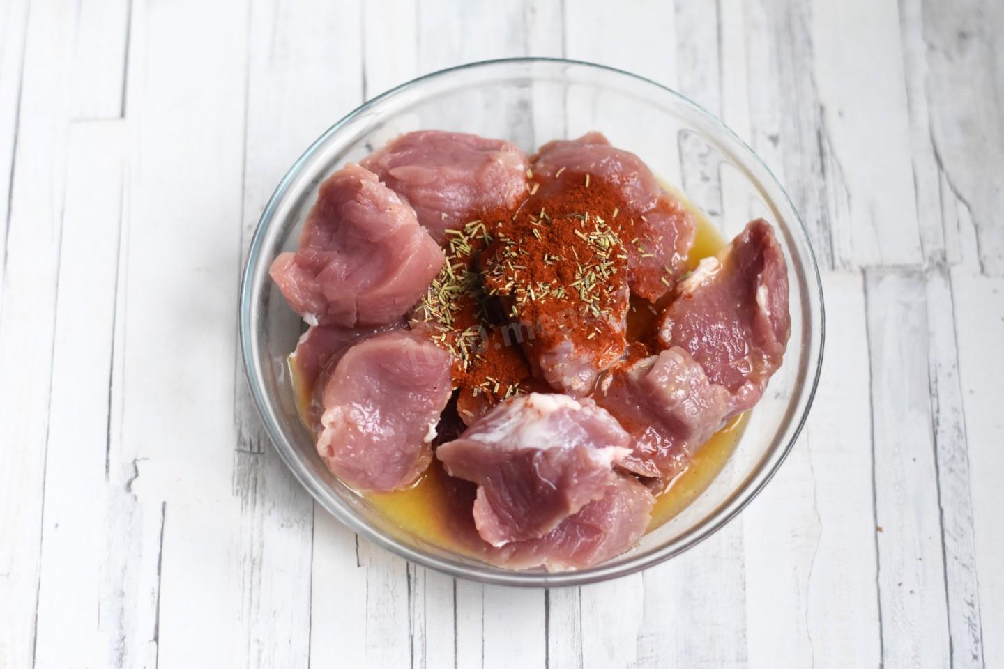 Шаг 5 приготовления Мясо свинина с апельсинами в духовке