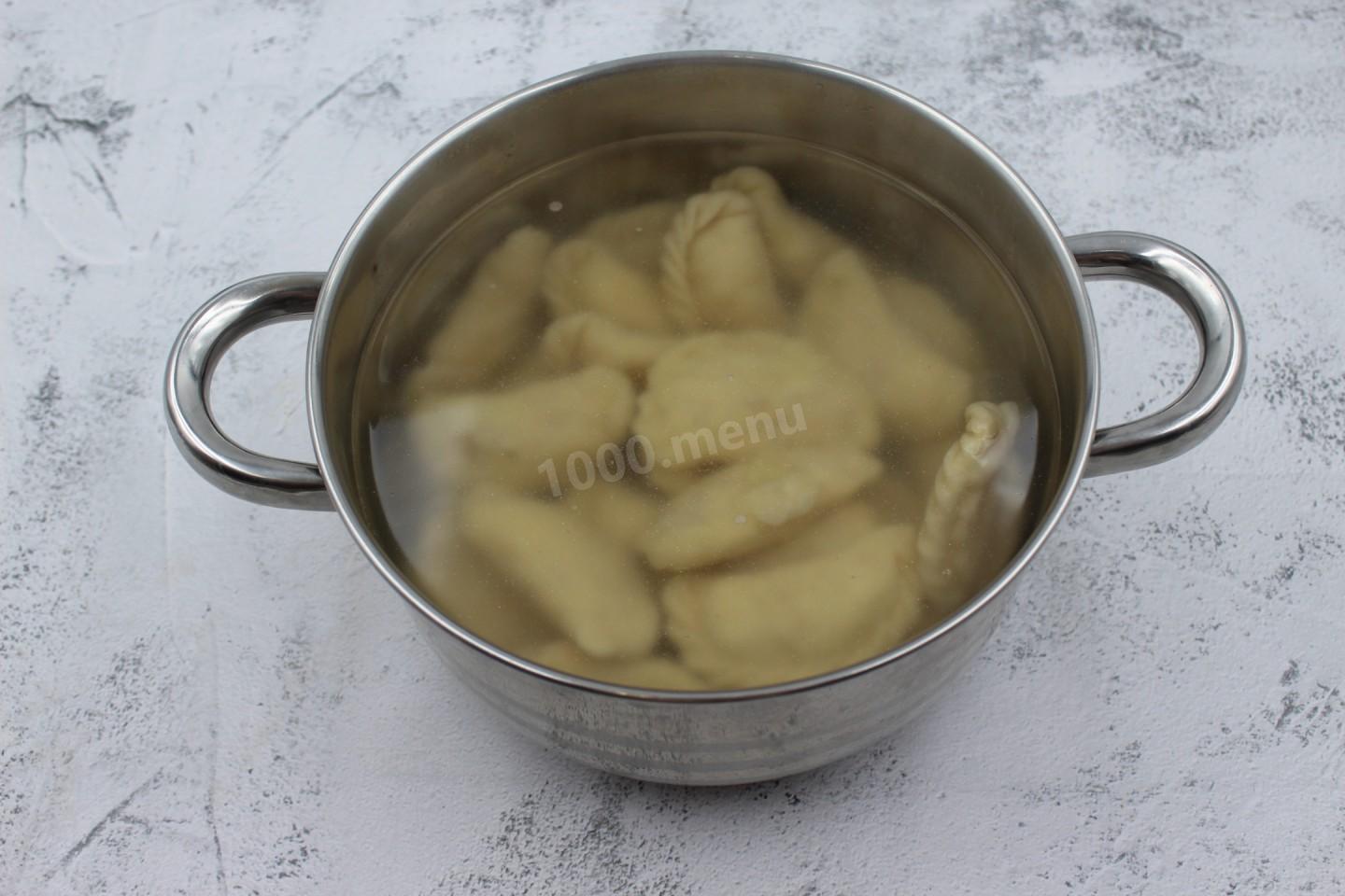 Шаг 11 приготовления Вареники с картошкой и квашеной капустой