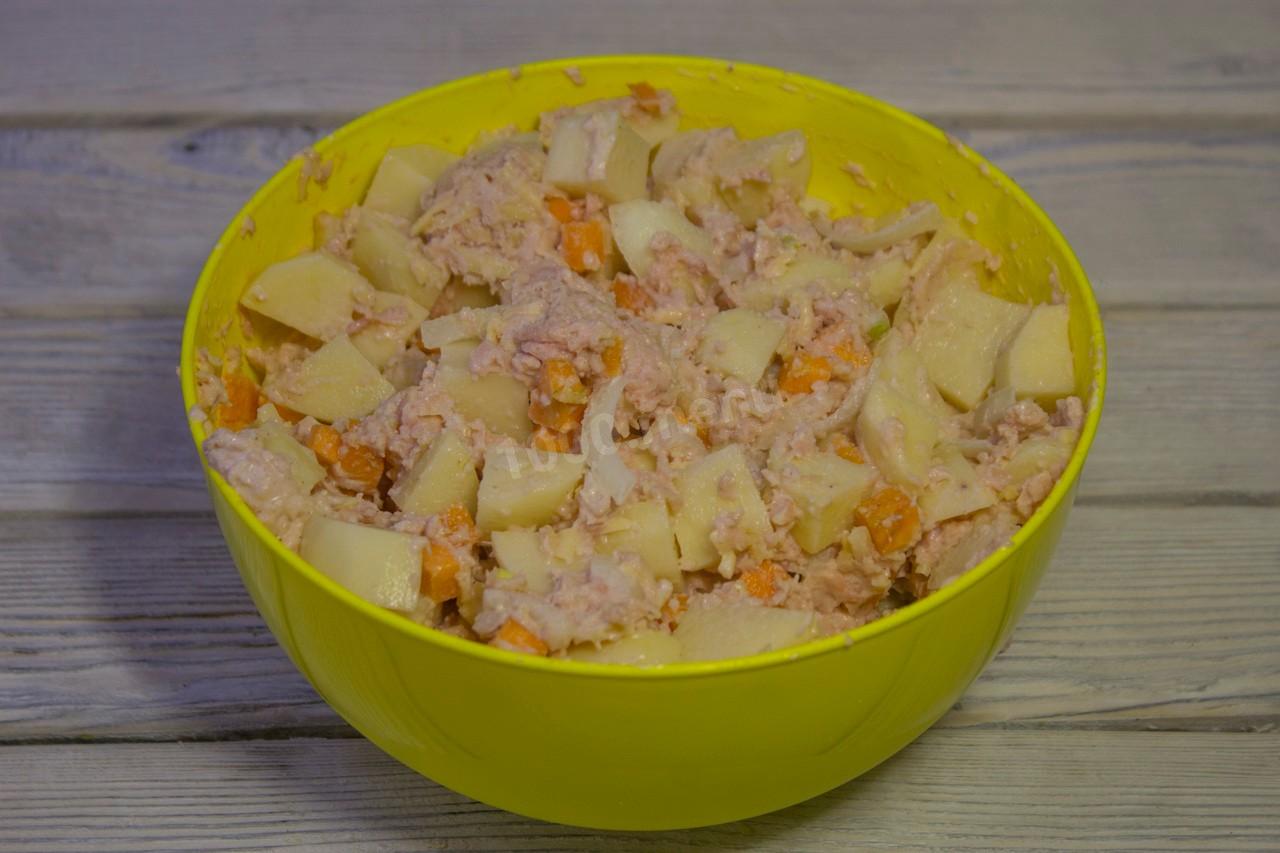Шаг 10 приготовления Картошка с фаршем в горшочках