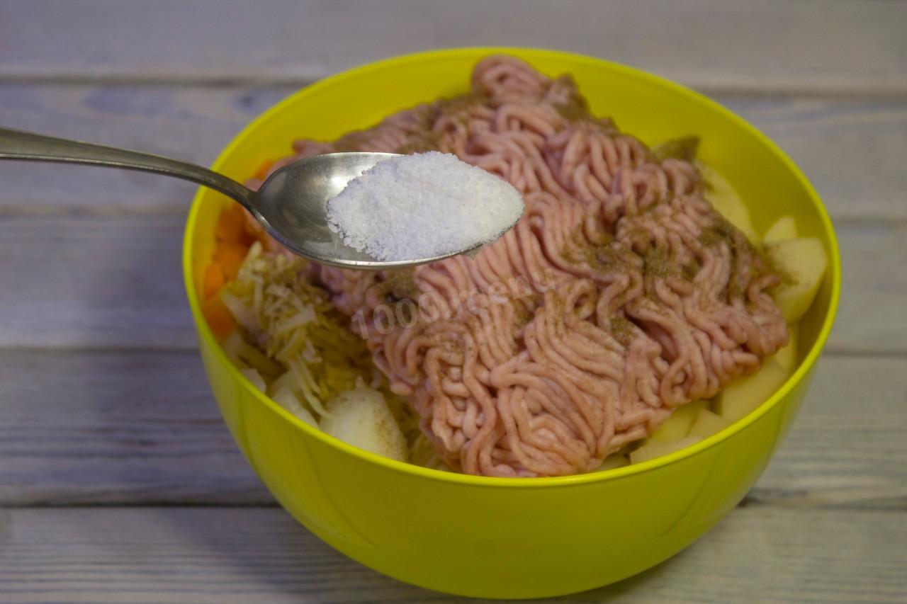 Шаг 8 приготовления Картошка с фаршем в горшочках