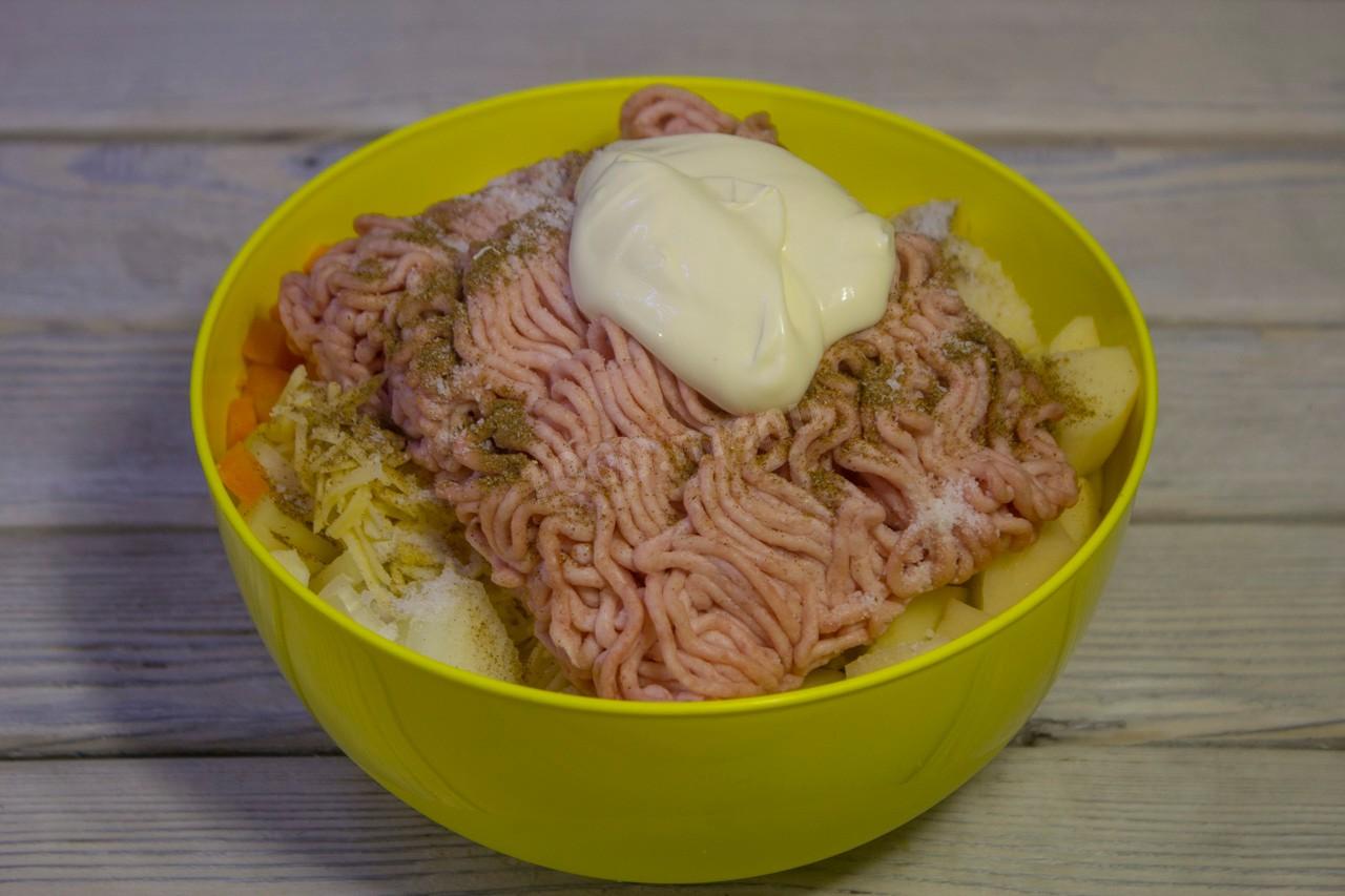 Шаг 9 приготовления Картошка с фаршем в горшочках