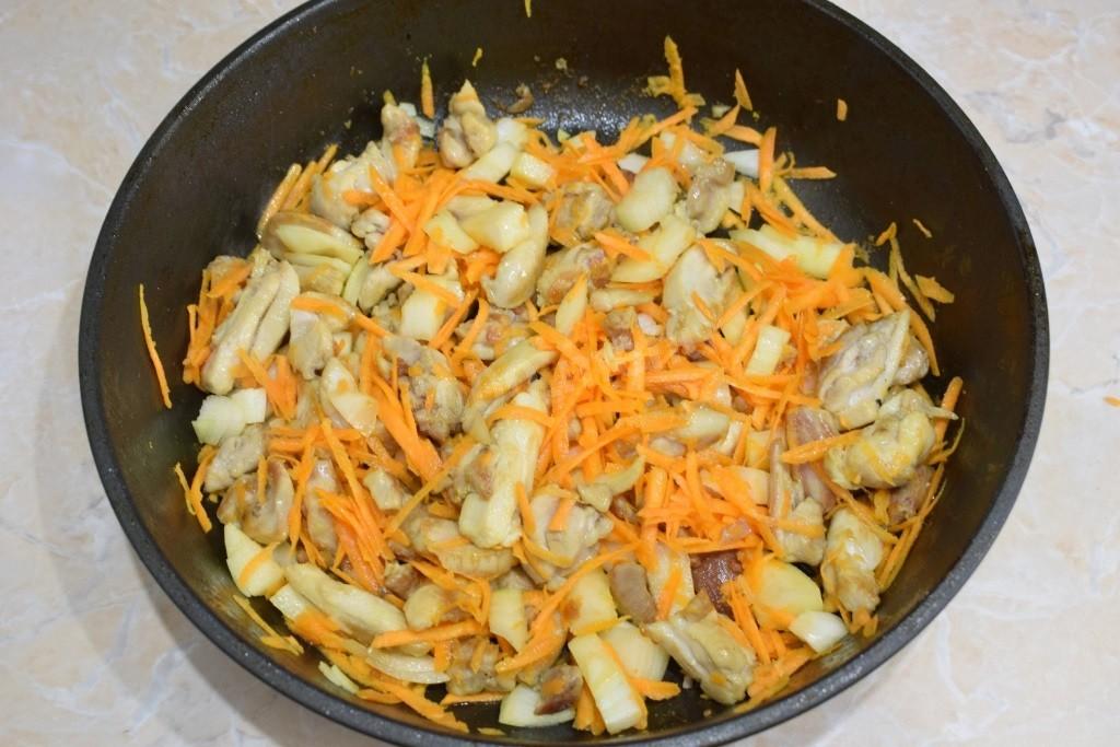 Шаг 3 приготовления Подлива из курицы к макаронам