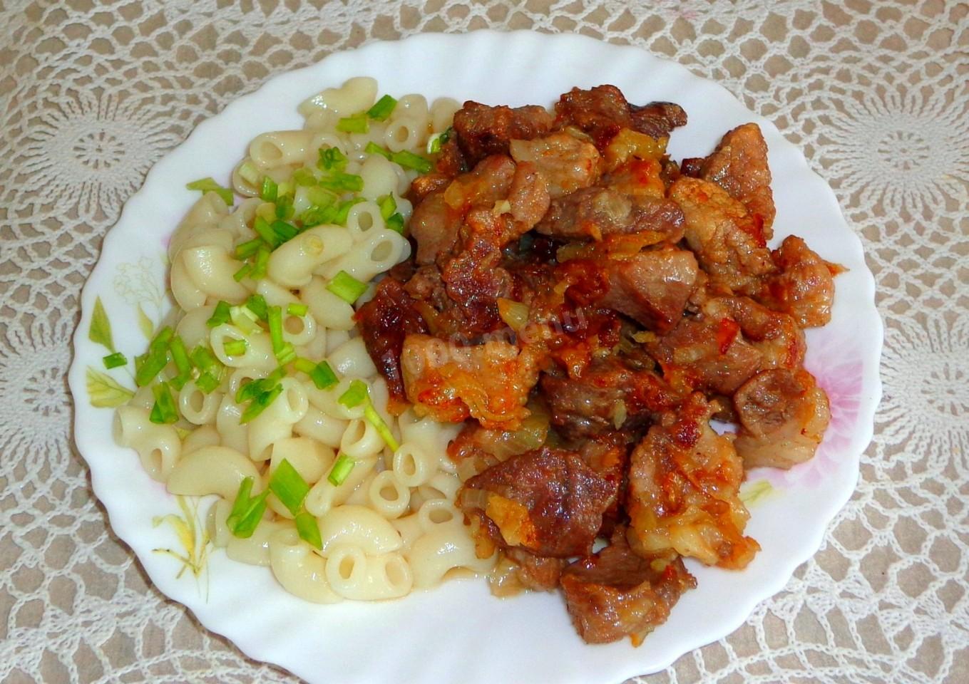 Шаг 8 приготовления Жареные кусочки свинины на сковороде с луком