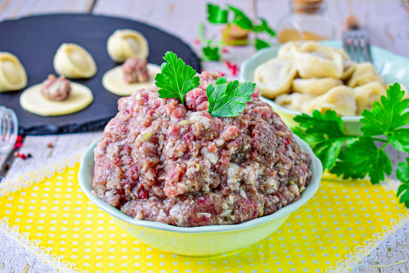 Обложка рецепта Фарш для пельменей из говядины и свинины