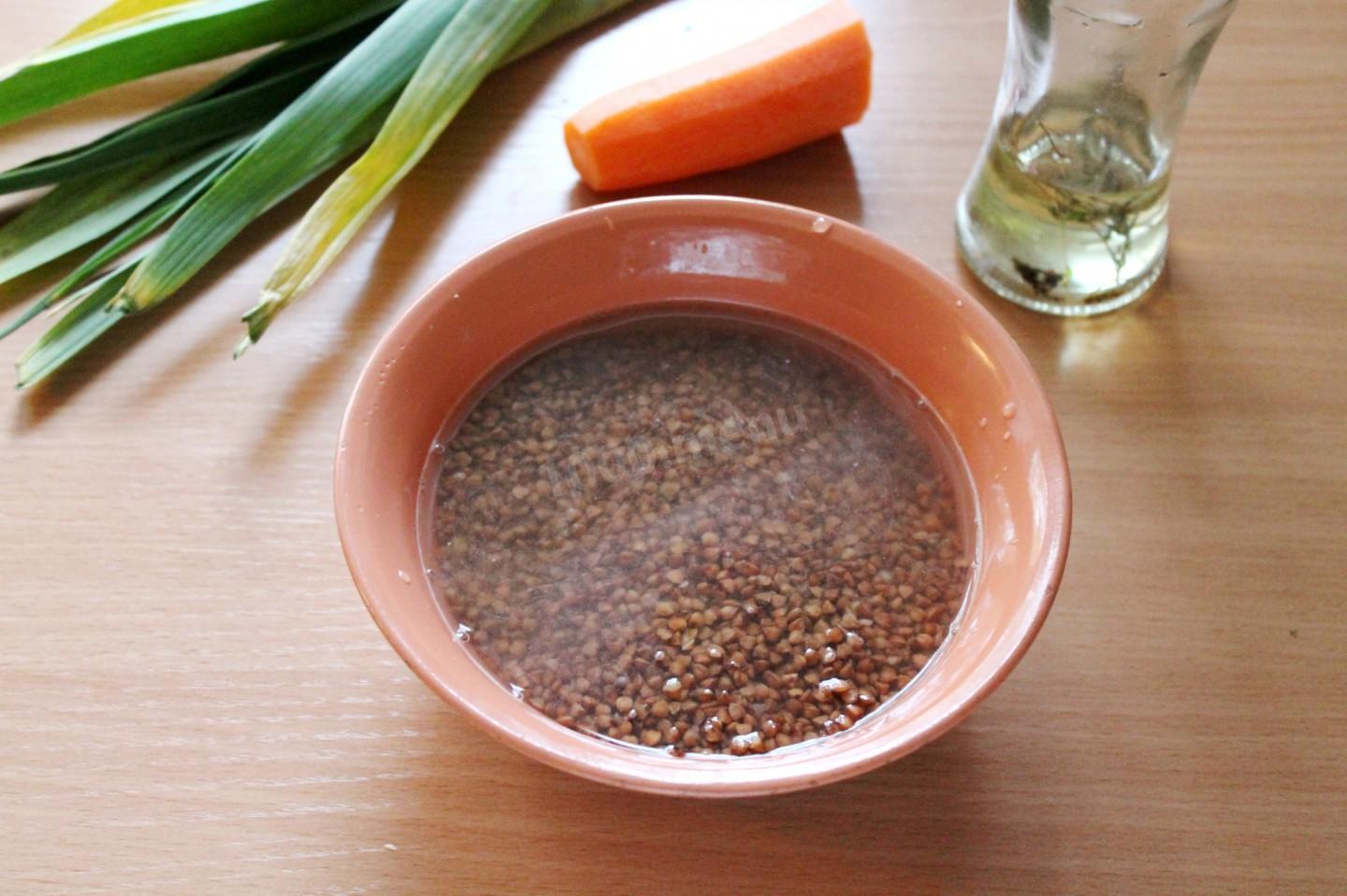 Шаг 3 приготовления Гречка с курицей в горшочке