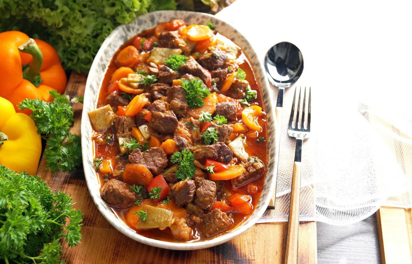 Шаг 12 приготовления Мясо с стручковой фасолью на сковороде